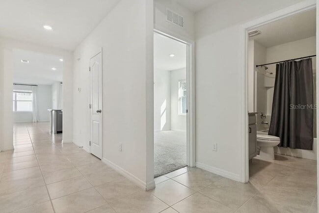 Building Photo - 5235 Mahogany Dr