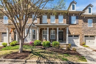 Building Photo - 2019 Traemoor Village Dr