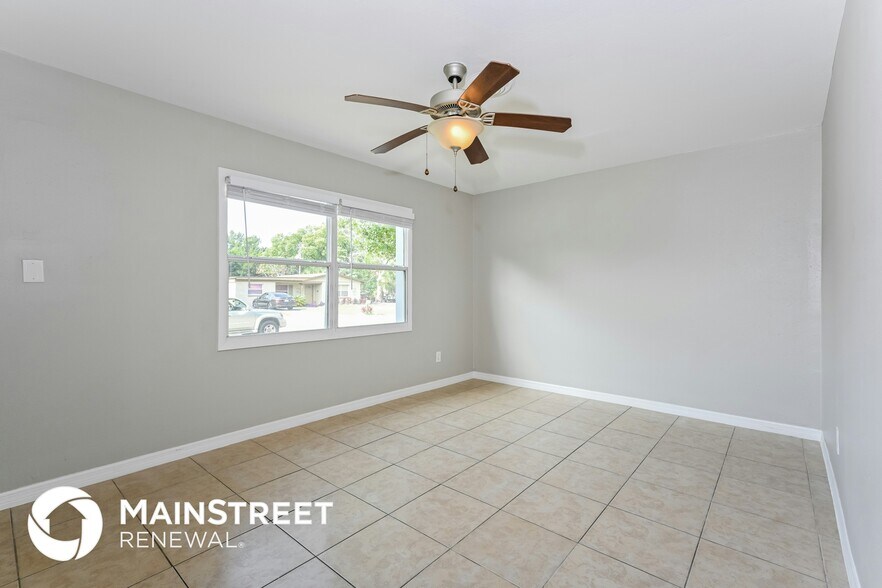 Building Photo - 671 Caliente Way