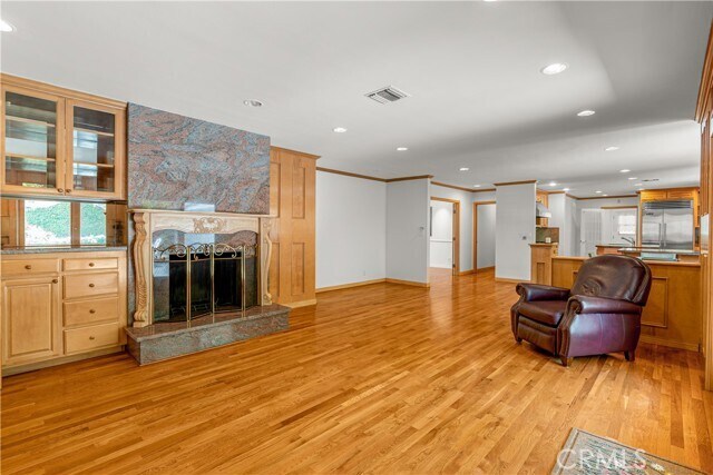 Building Photo - 591 Busch Pl