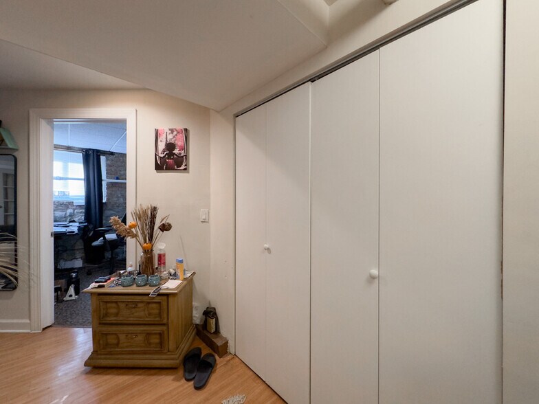 Building Photo - 3701 N Racine Ave