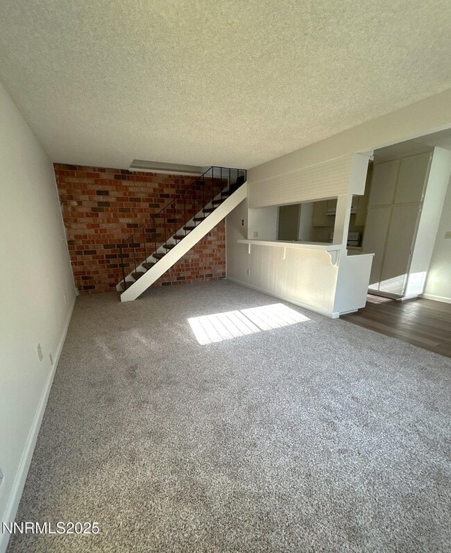 Building Photo - 5020 Catalina Dr