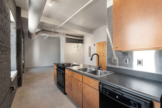 Building Photo - 1006 Olive St