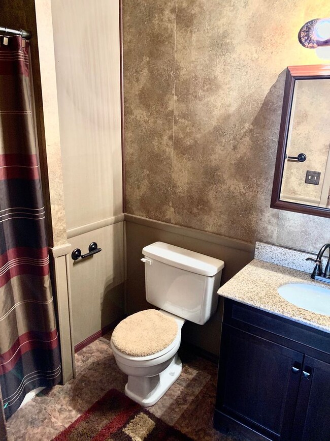 Building Photo - Beautiful Mountain Views, Minutes From I-25!