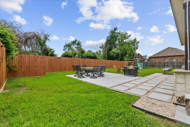 Building Photo - 2932 Hawkins Creek Ln