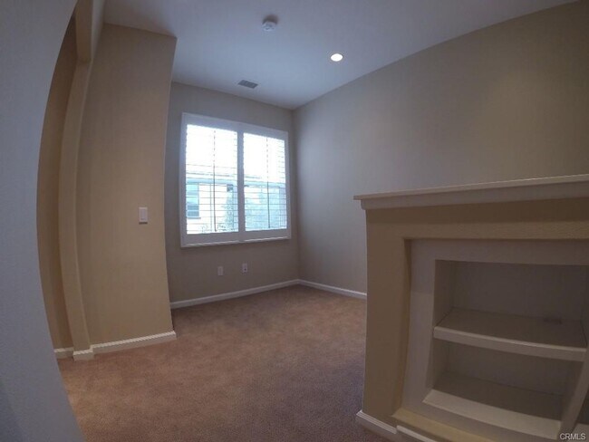 Building Photo - 2bd/2.5ba two car garage end unit condo in Orchard Hill Irvine for rent