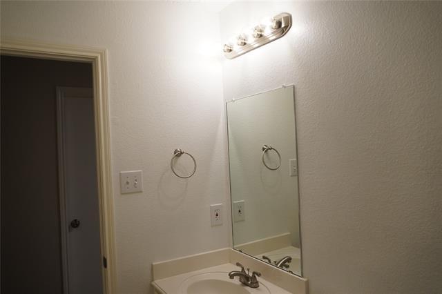 Building Photo - 9965 George Washington Dr