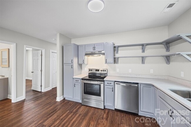 Building Photo - 1235 Bradford Heights Rd