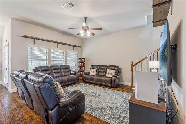 Building Photo - 3234 Cumby Dr