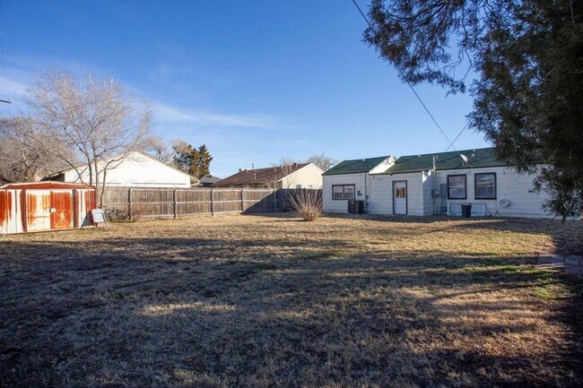 Building Photo - Cute Avondale Home