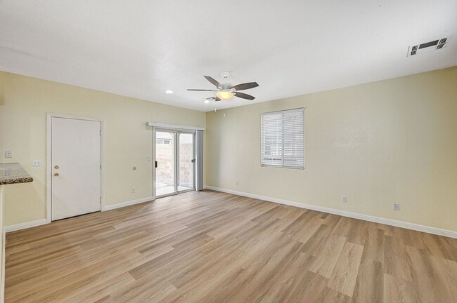 Building Photo - Southern Terrace Single Family Home