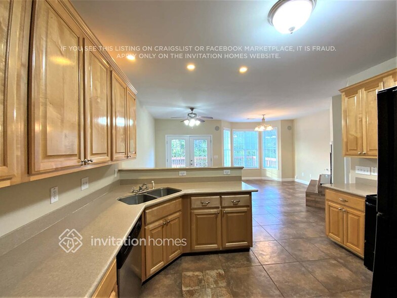 Building Photo - 86 S Salem Dr