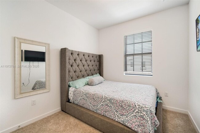 Building Photo - 1181 SW 7th Ct