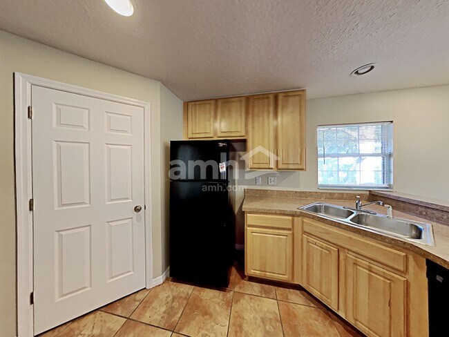 Building Photo - 315 Morningview Dr