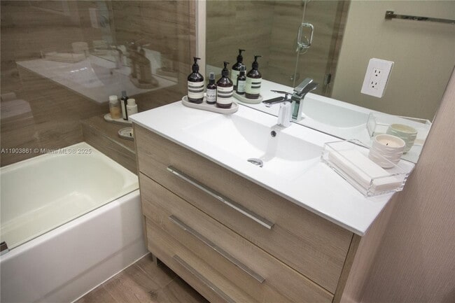 Building Photo - 92 SW 3rd St