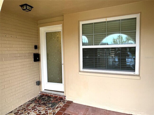 Building Photo - 4211 Stratford Dr
