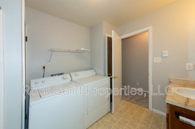 Building Photo - 714 Dell Range Blvd