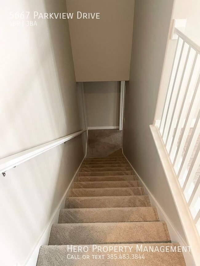 Building Photo - 5667 Parkview Dr