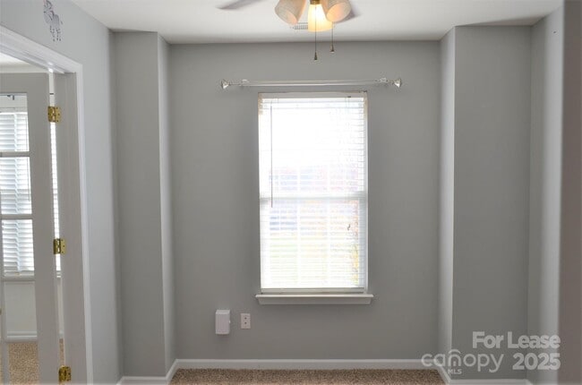 Building Photo - 16217 Peachmont Dr