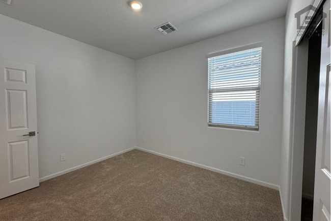 Building Photo - 18236 Avenida del Sol W