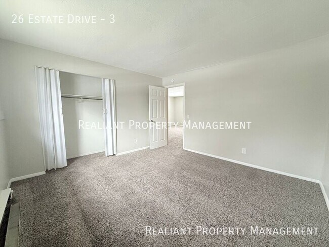 Building Photo - 26 Estate Dr