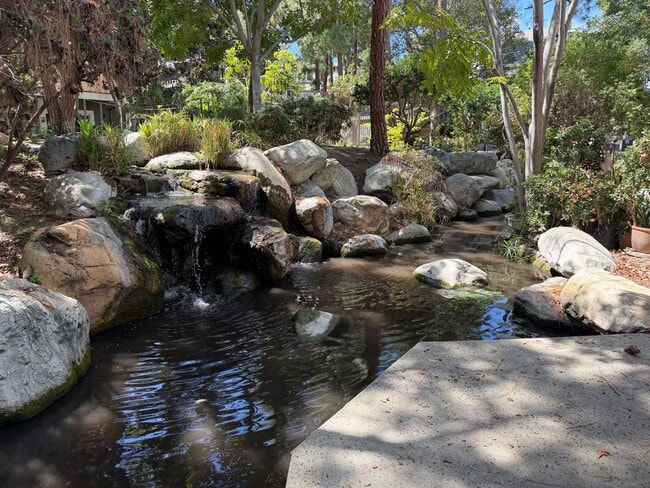 Building Photo - COSTA MESA 2 BEDROOM, 2 BATHROOM CONDO $3,200 (BRISTOL & BAKER)