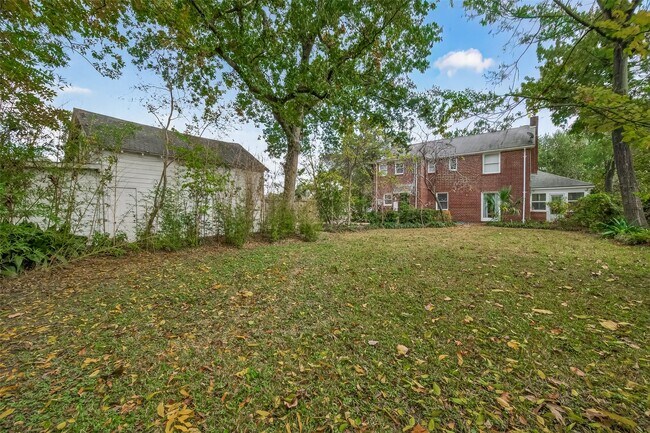 Building Photo - 7128 Staffordshire Blvd