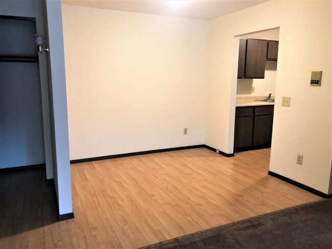 Building Photo - 2442 Chalet Gardens Ct