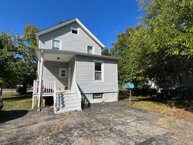 Building Photo - 8402 Blue Ash Rd