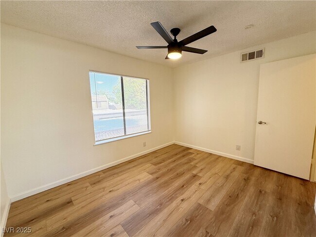 Building Photo - 3270 Liahona Way