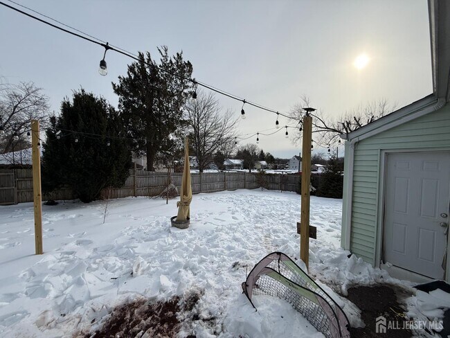 Building Photo - 114 Netherwood Ave