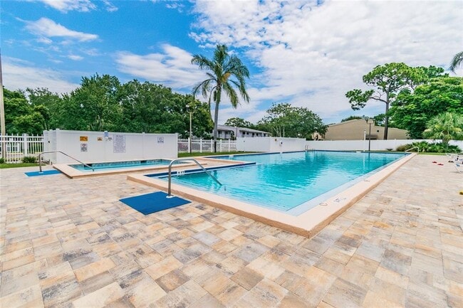 Building Photo - 6435 92nd Pl N