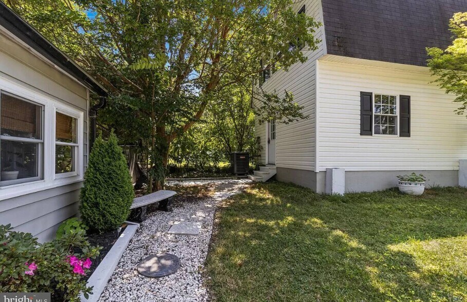 Primary Photo - 37526 River Springs Rd