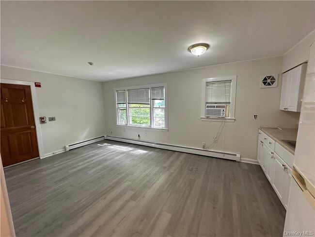 Building Photo - 11 Chase Ave