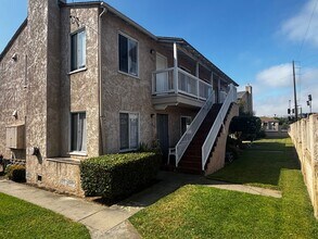 Building Photo - Charming and Bright 2 bed 1 bath in Point Loma