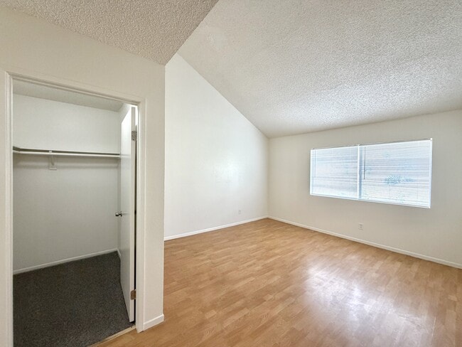 Building Photo - 2660 Twain Dr