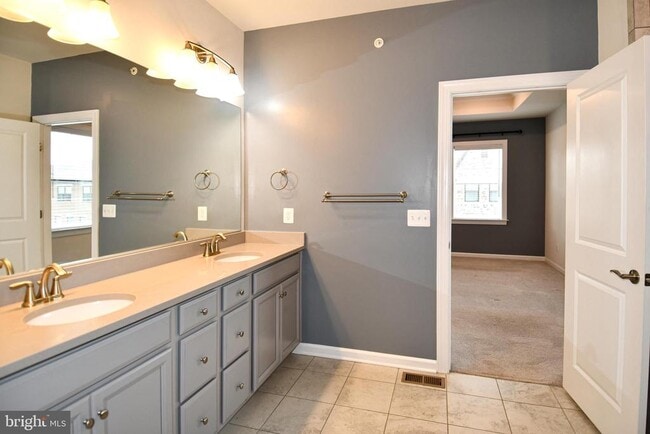 Building Photo - 20739 Heron Landing Dr