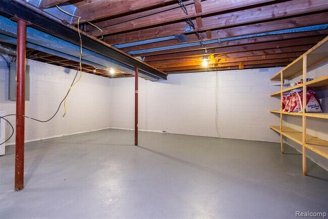 Building Photo - 7580 Thornwood St