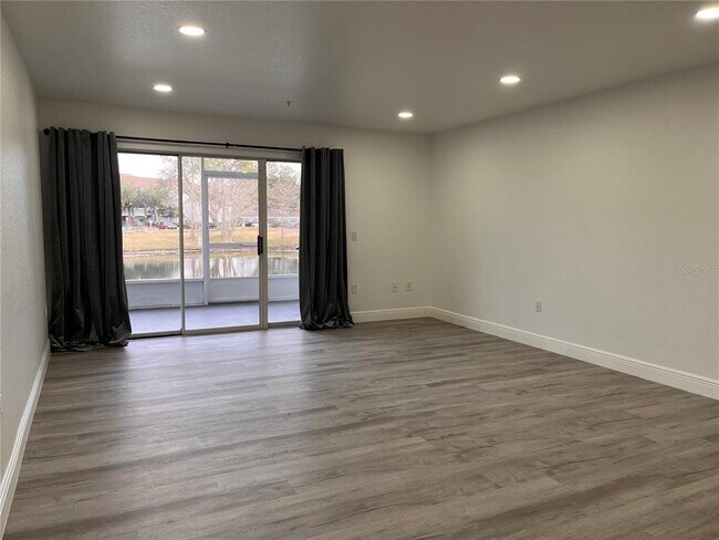 Building Photo - 13838 Fairway Island Dr