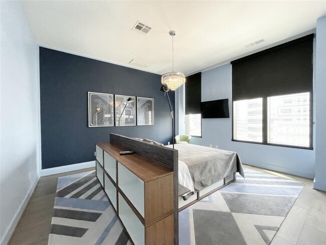 Building Photo - 1409 Post Oak Blvd