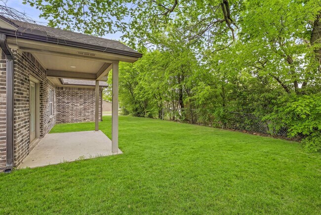 Building Photo - 191 Davis Ave