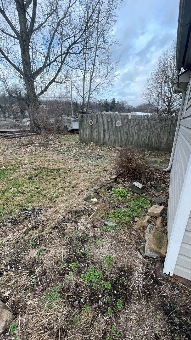 Building Photo - Cozy 1-Bedroom in Sharon – Walkable Location, Pets Welcome!