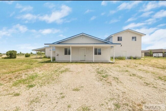 Building Photo - Stunning St. Anthoney Home: Recently Remod...