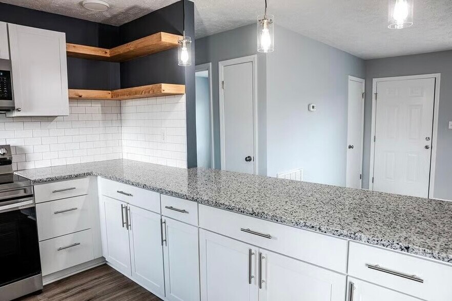 Building Photo - 410 Atwell Dr