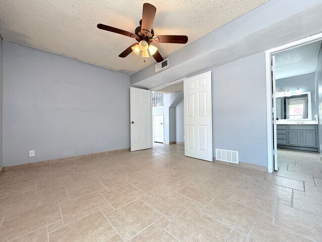 Building Photo - West El Paso 4 Bed/2Bath