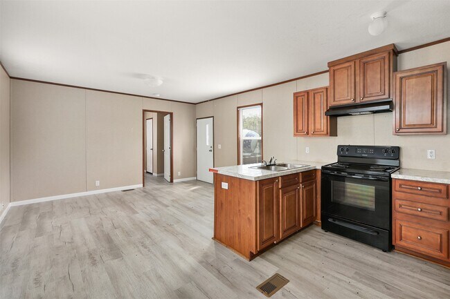 Building Photo - 4805 41st St E