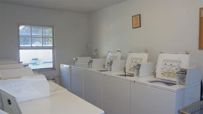 Building Photo - 2 Bedroom 2 Bath