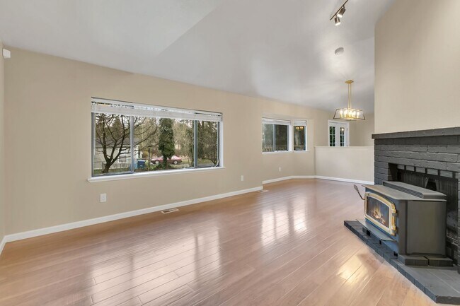 Building Photo - Auburn Area Rambler on dead end-street