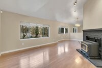 Building Photo - ONE LEVEL LIVING in Peaceful & Private Location!