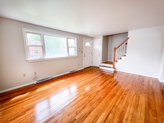 Building Photo - Single Family House in the North End of Hartford